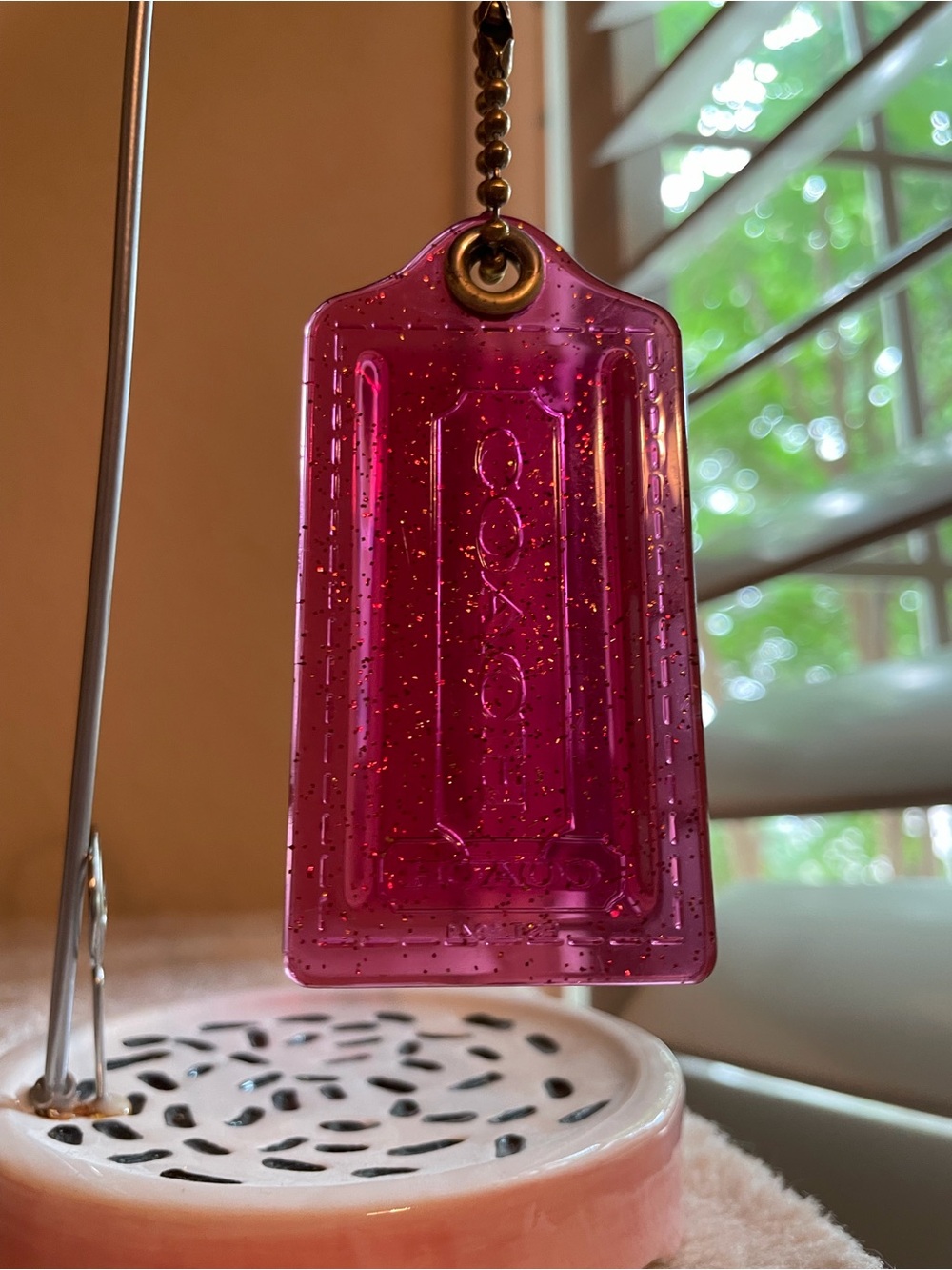 Coach Poppy Large Transparent Glitter Hangtag, 3.5”